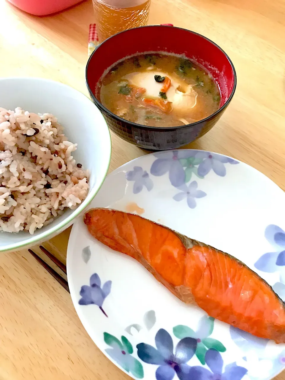 秋鮭にごはんは美味しい。
甘鮭が多くて久々の辛口鮭でのんびり朝ごはん(๑>◡<๑)
#秋鮭
#ごはん|コマツ菜さん