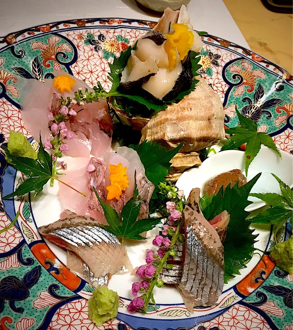 刺盛 ： 黒曹以・螺貝・新秋刀魚 肝醤油                                     北海道 根室産                                          華やかな 一皿|酒肴菜 kun                          自 2018.5.1さん