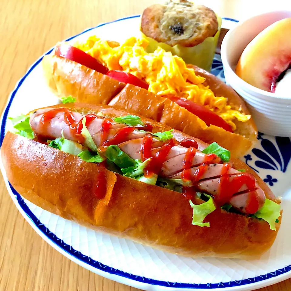 ホットドッグで朝ごはん🌭|あしゃぱんさん