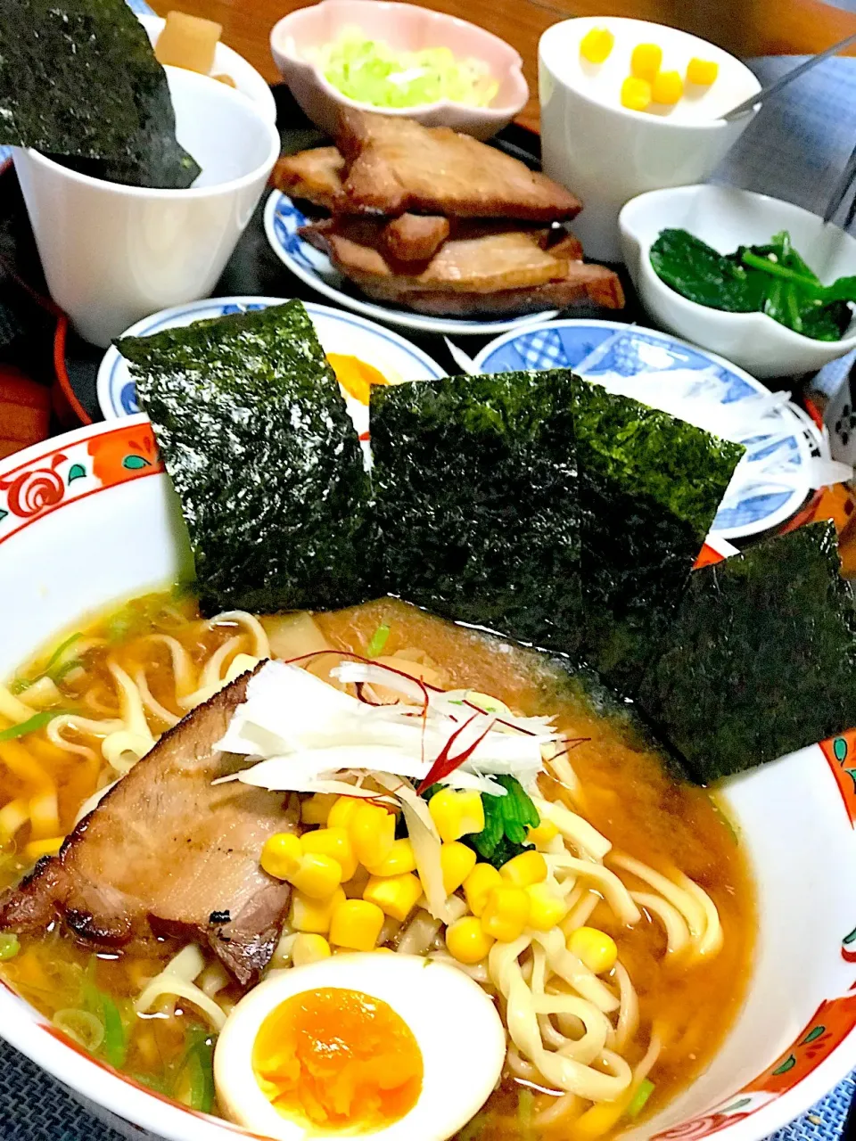 Snapdishの料理写真:セルフサービスラーメンです🍜|シュトママさん