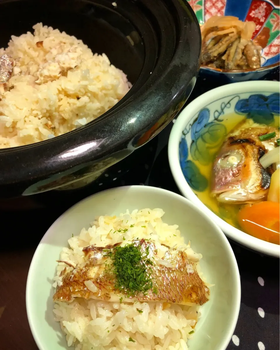 Snapdishの料理写真:かまどさん電気釜で炊く鯛めし#かまどさん|Cuisineさん