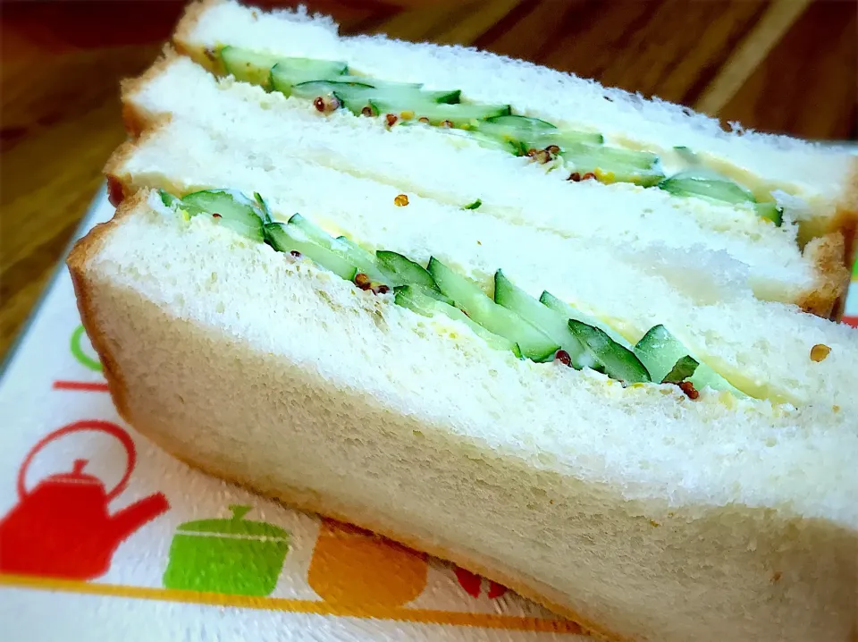 Snapdishの料理写真:大好きな🥒きゅうりのサンドイッチ🥪|ちまさん