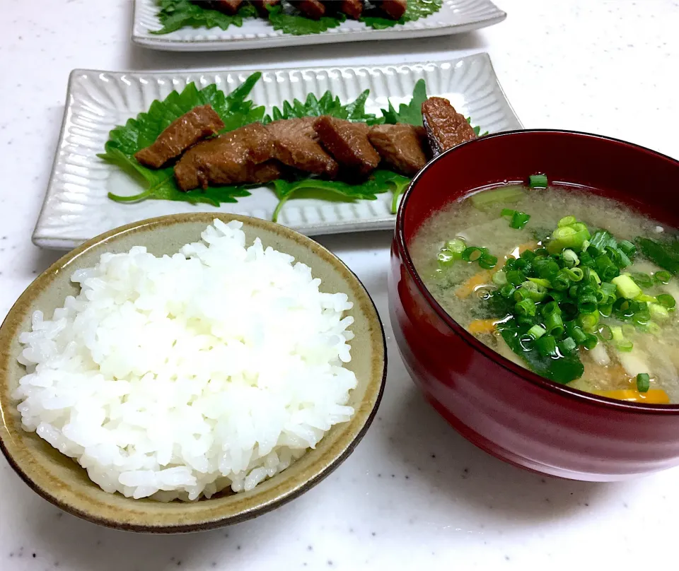 新米とテレビでやったカツオの醤油漬け♡ご飯何杯でも食べれるわ♪|ひろママさん