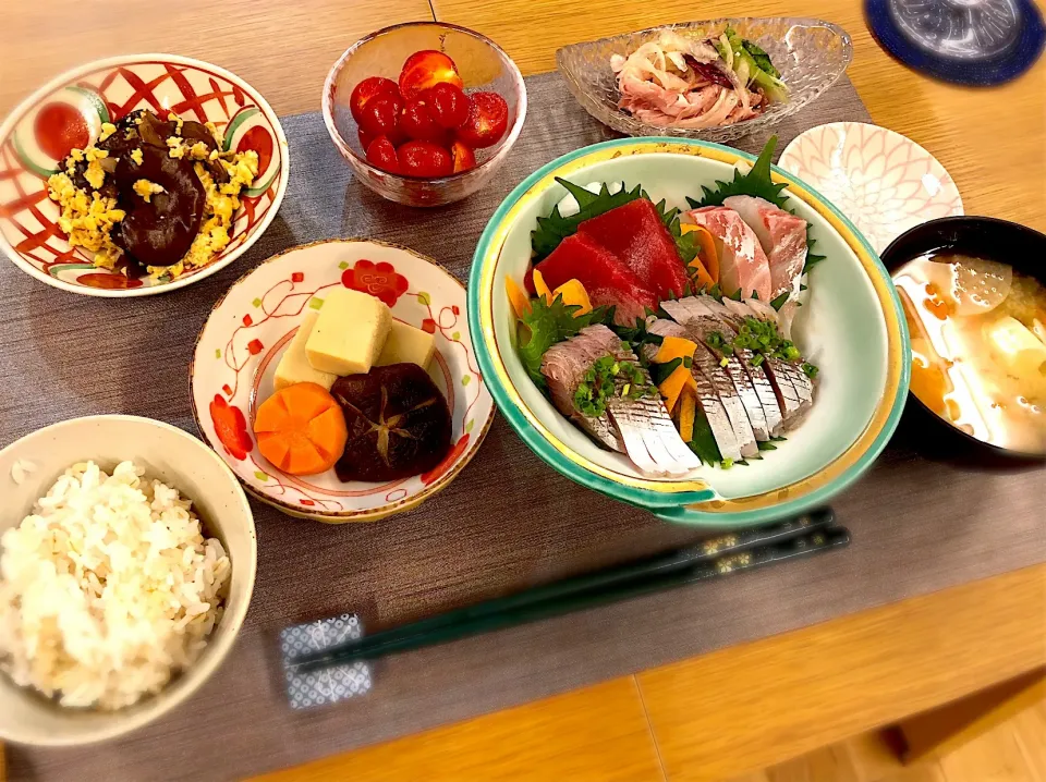 お刺身
高野豆腐
トマトのマリネ
卵きくらげ炒め
ローストポークサラダ|nana 🍅さん