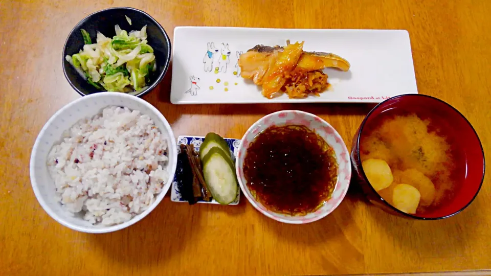 ９月７日　鱈の煮付け　白菜の浅漬け　もずく　お漬け物　お味噌汁|いもこ。さん