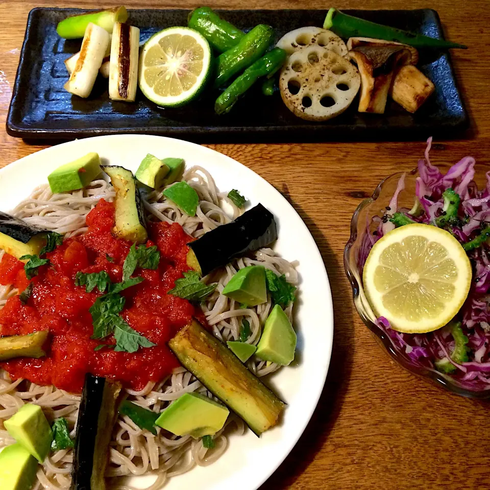 #vegan 
トマト蕎麦
焼き野菜
ゴーヤとキャベツのサラダ|makiko_aさん