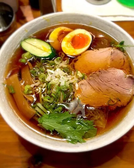 Snapdishの料理写真:山形名物 冷やしラーメン＋味玉
@山形らぁめん 豚村|morimi32さん