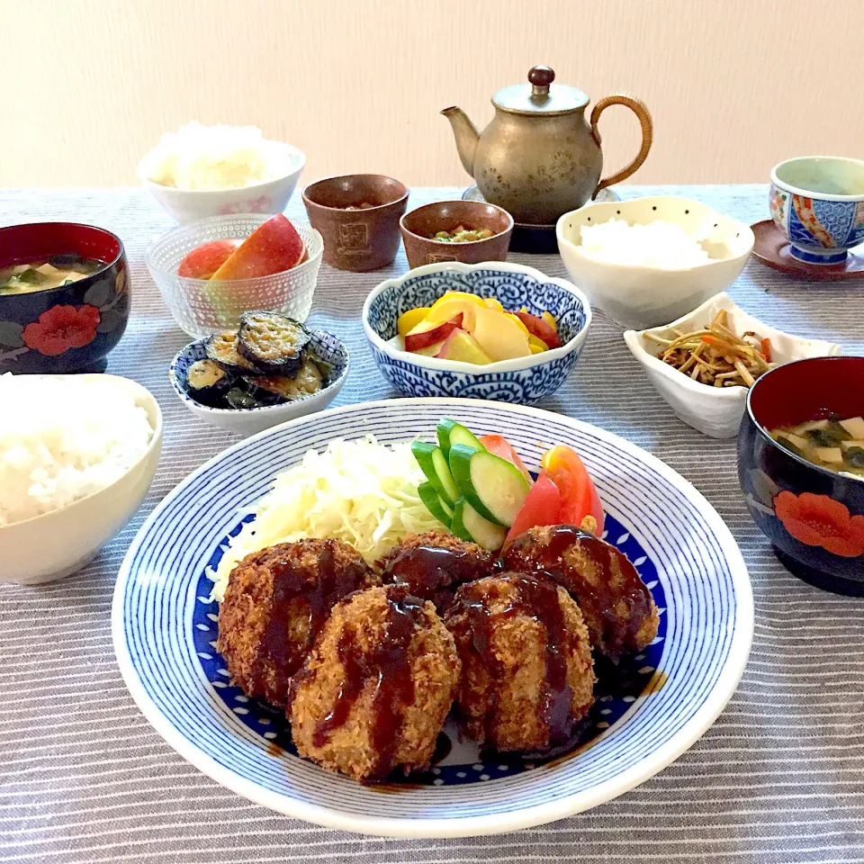 メンチカツ、金平牛蒡、茄子とピーマン味噌炒め、薩摩芋とりんごのレモン煮|ゆかりさん