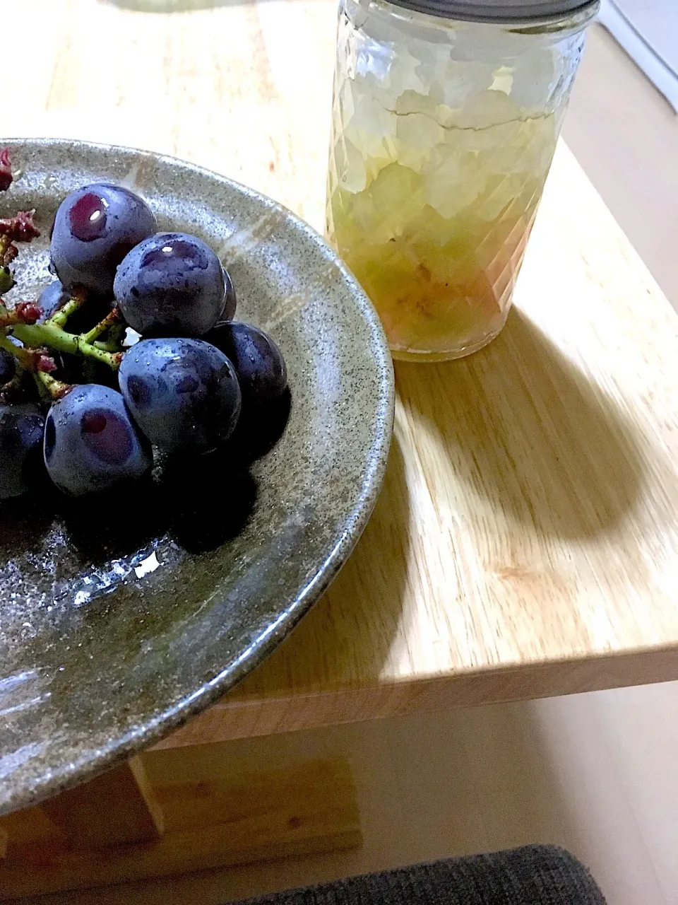 Snapdishの料理写真:今年最期の果実酢♡(*´ｰ｀)ゞ
黒い真珠…三次ピオーネ🍇で作ったよ〜♩|さくたえさん