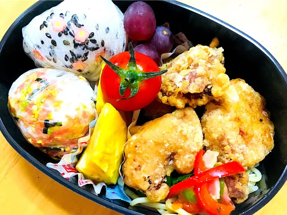 メインは唐揚げ。手抜きまくり弁当|maaachamさん