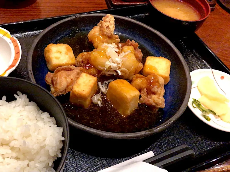 【日替】鶏と豆腐の揚げおろし煮を頂きました。|momongatomoさん