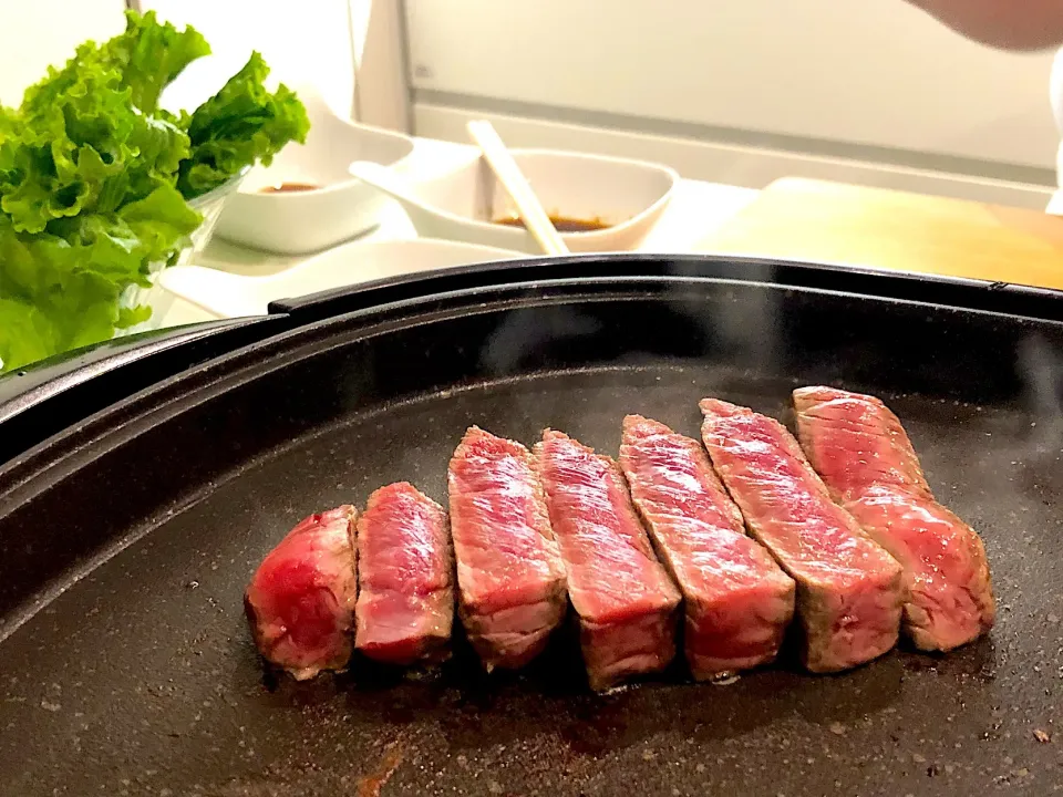 肉をひたすら焼く会🥩|女神さん