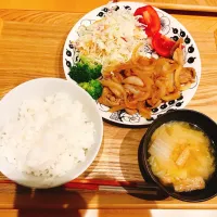 Snapdishの料理写真:生姜焼き定食|tocoさん