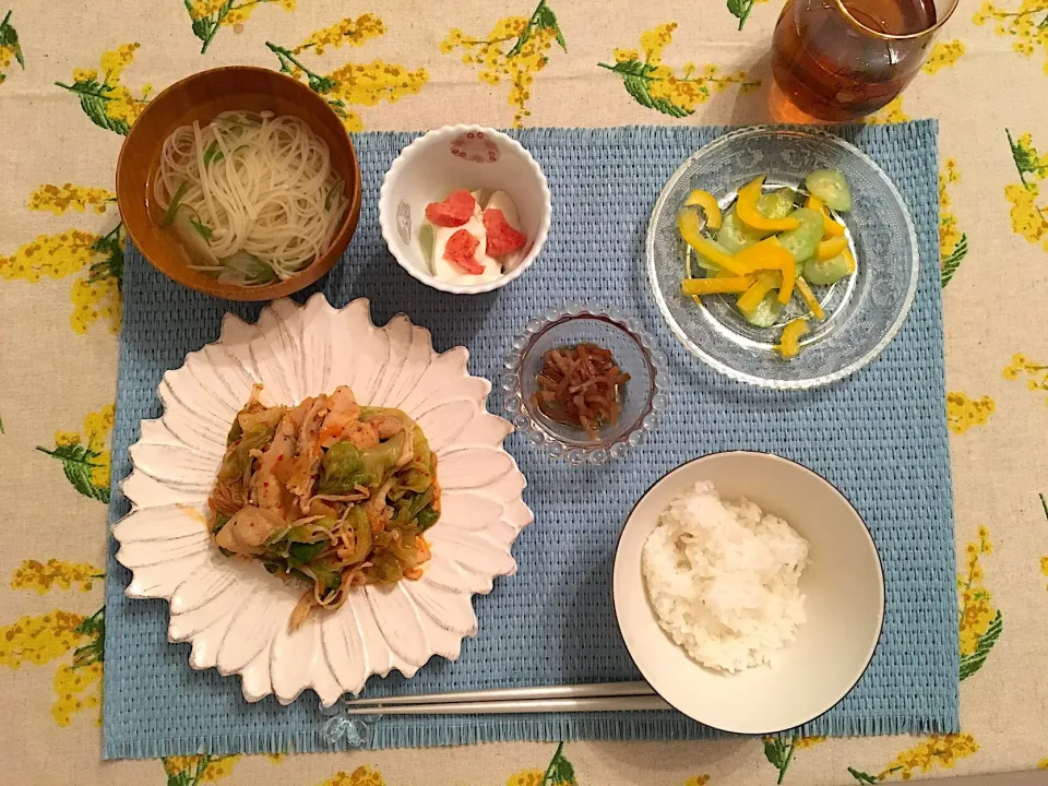 豚キムチ
きゅうりとパプリカの酢の物
きんぴらごぼう
明太子冷奴
素麺入りお吸いもの|maiさん