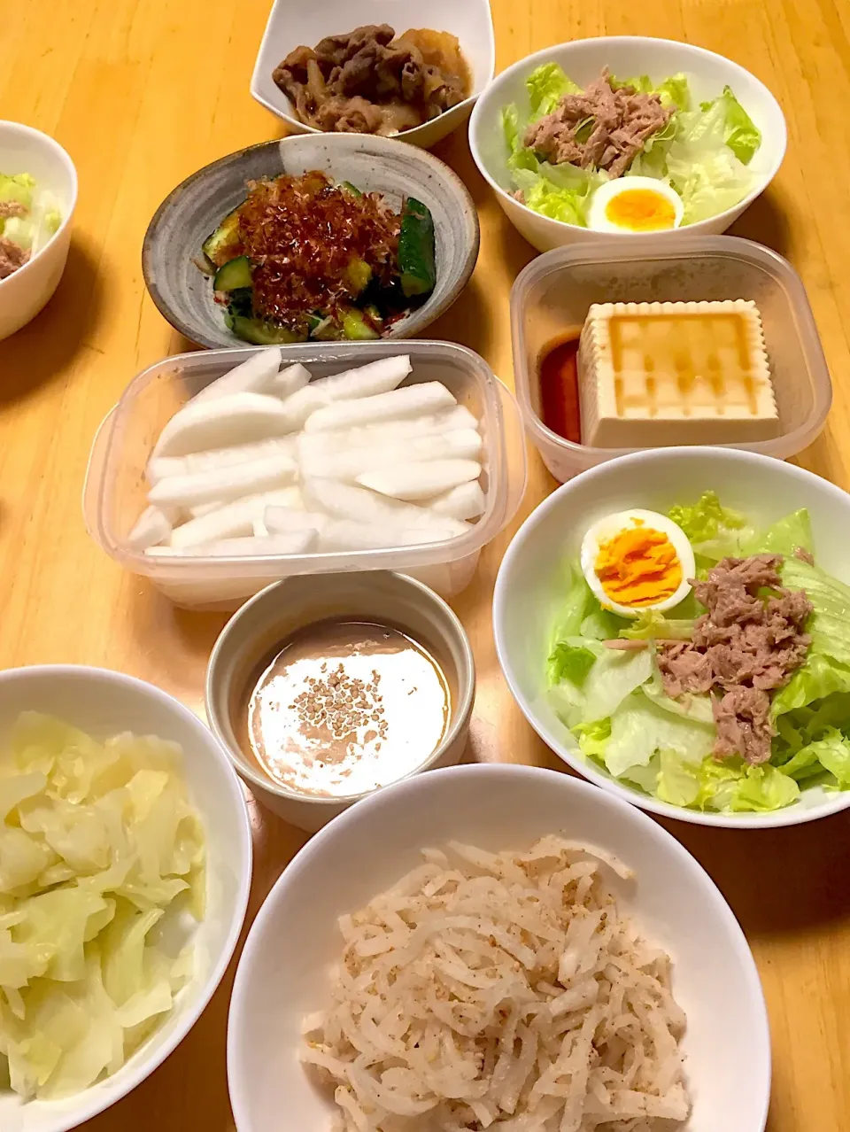 胡瓜のおかか和え 
肉じゃが 
サラダ 
キャベツの中華煮
大根サラダ 
大根の揉み出し胡麻和え|R-Kさん