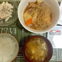 Snapdishの料理写真:#肉じゃが#マカロニサラダ|はまりなさん