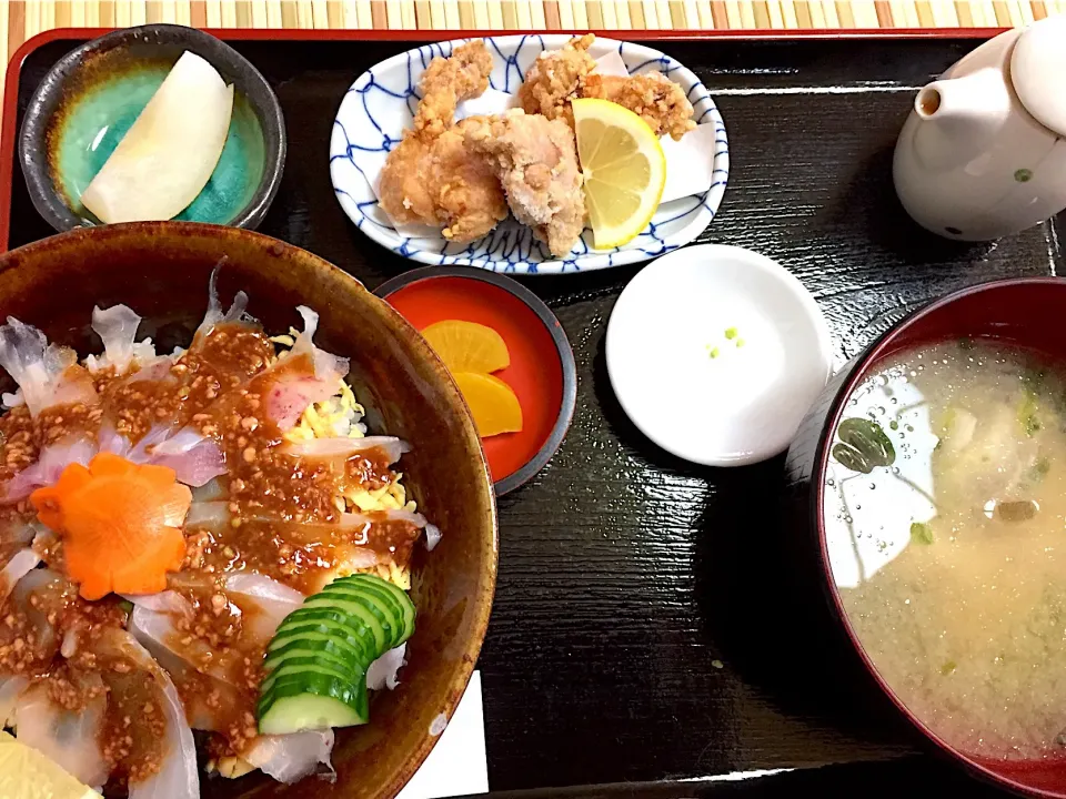 カワハギ丼、天草大王の唐揚げ、あら汁|reiさん