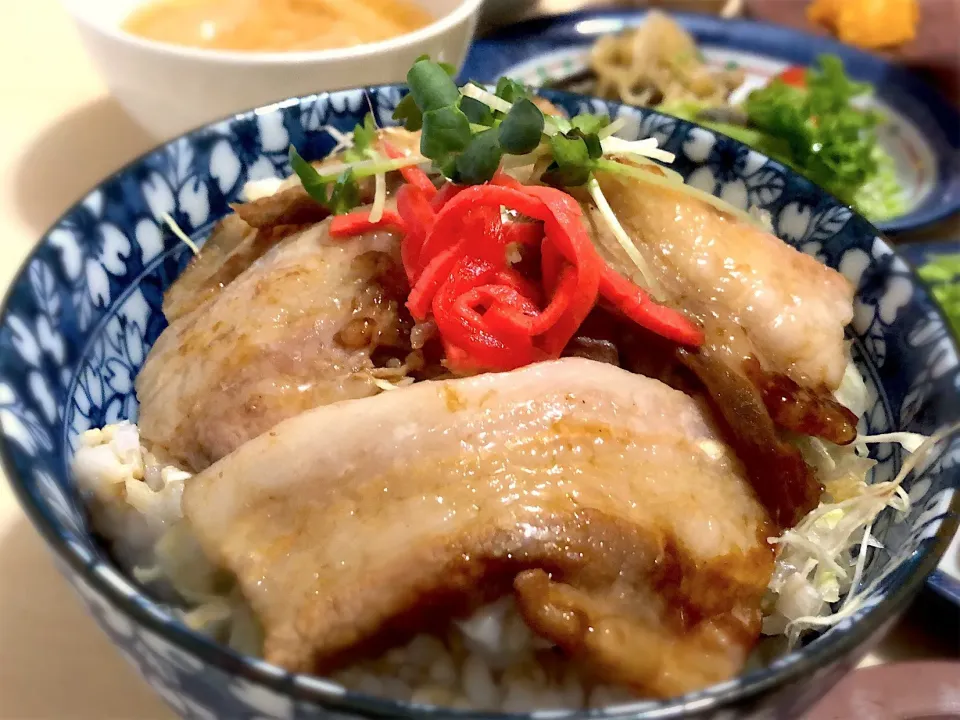 豚丼|おさんどんさん