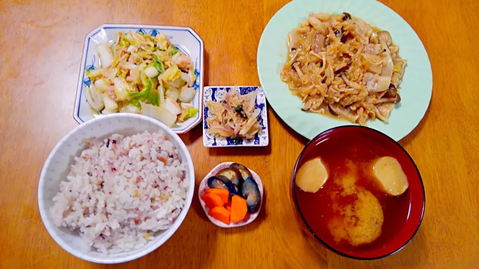 ９月１２日　きのこと切り干し大根の中国風炒め　白菜とツナのサラダ　おつまみみょうが　お漬け物　お味噌汁|いもこ。さん