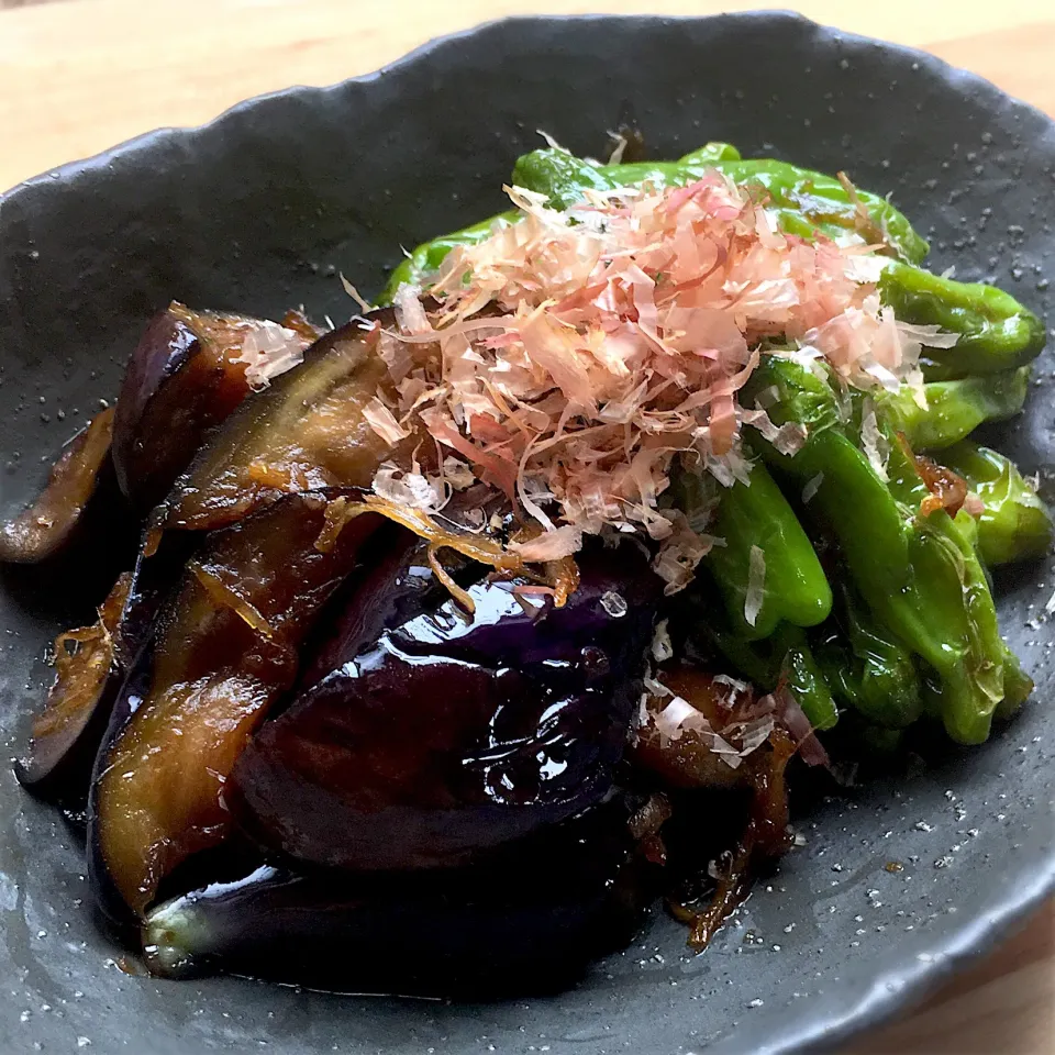 ししとうとナスの炒め煮🌶🍆|べべべさん