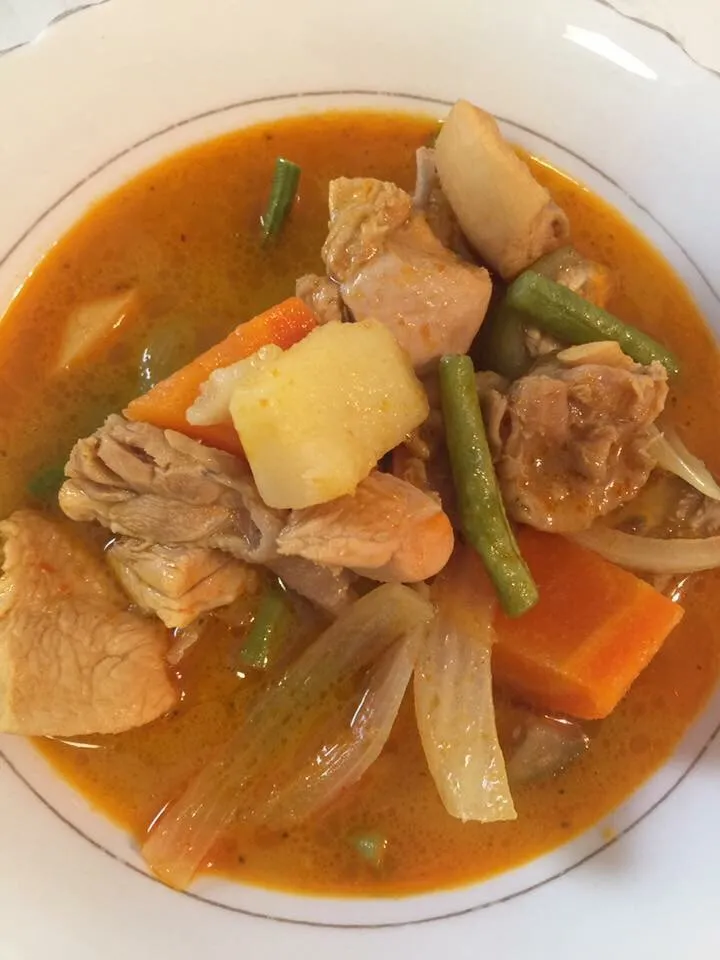 Red curry with chicken|Sky Martinaさん