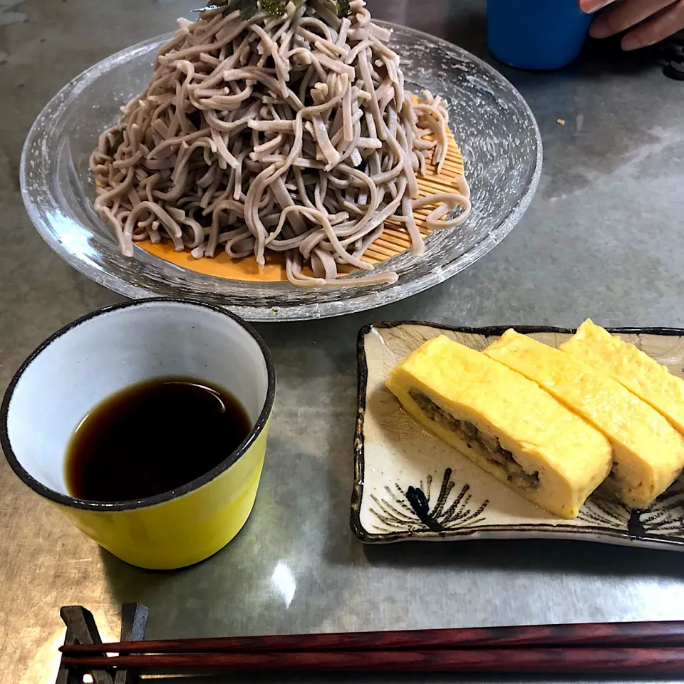 父の打った蕎麦と買った鰻巻き😋|nao子さん