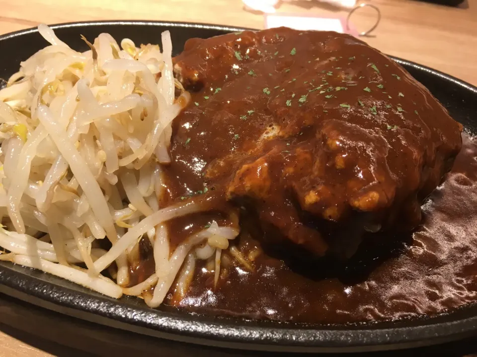 船橋シャポーの将泰庵DINERで飲めるハンバーグ🍖フワフワのトロットロッ|フージさん