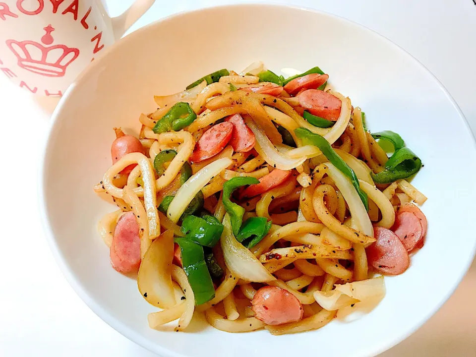 お昼は焼うどん^_^;   冷蔵庫の残り物で💦|みんさん