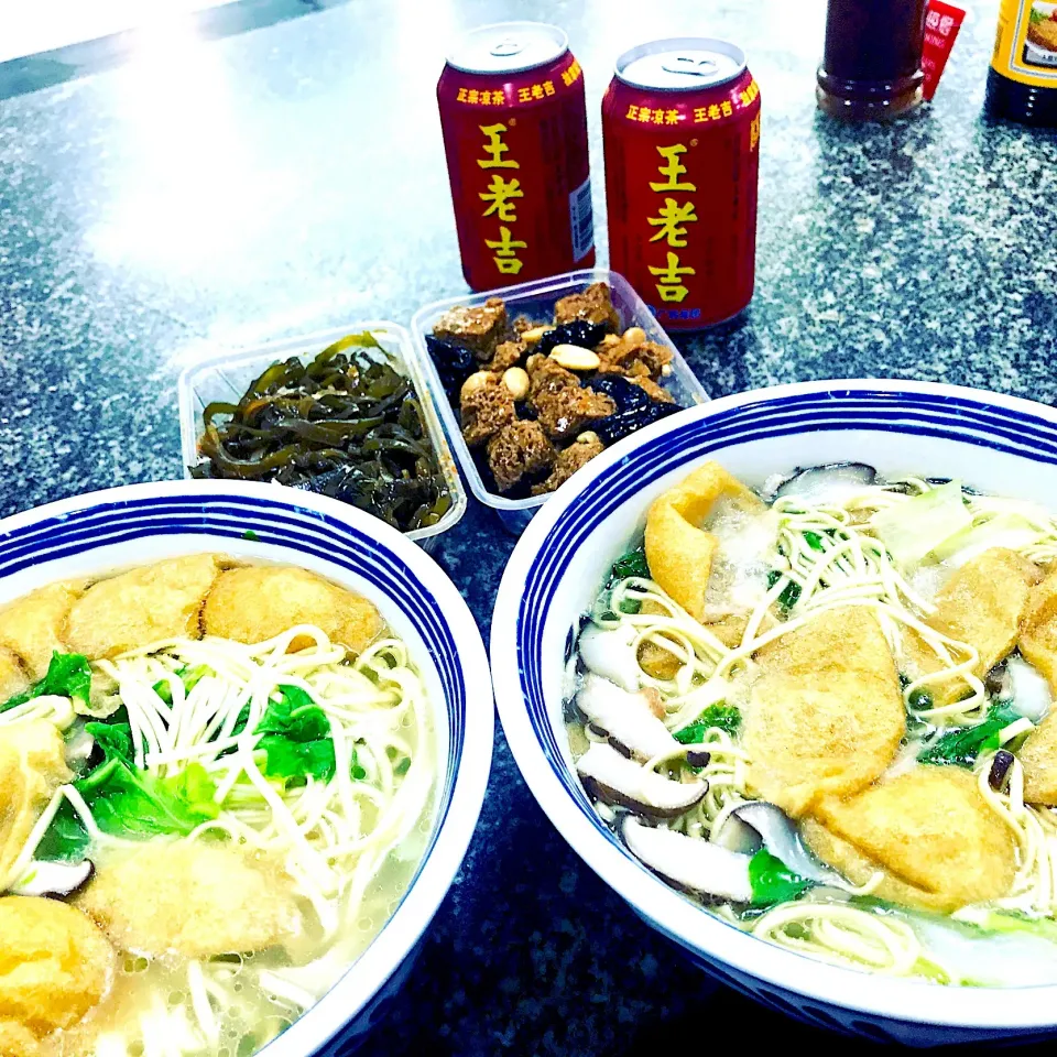 Noodles & vegetarian appetizers|Sky Blueさん