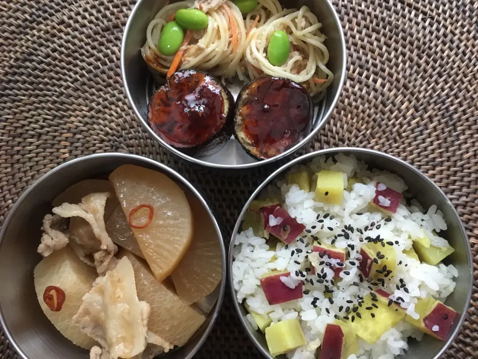 Snapdishの料理写真:さつまいもごはん弁当|*なおみん*さん