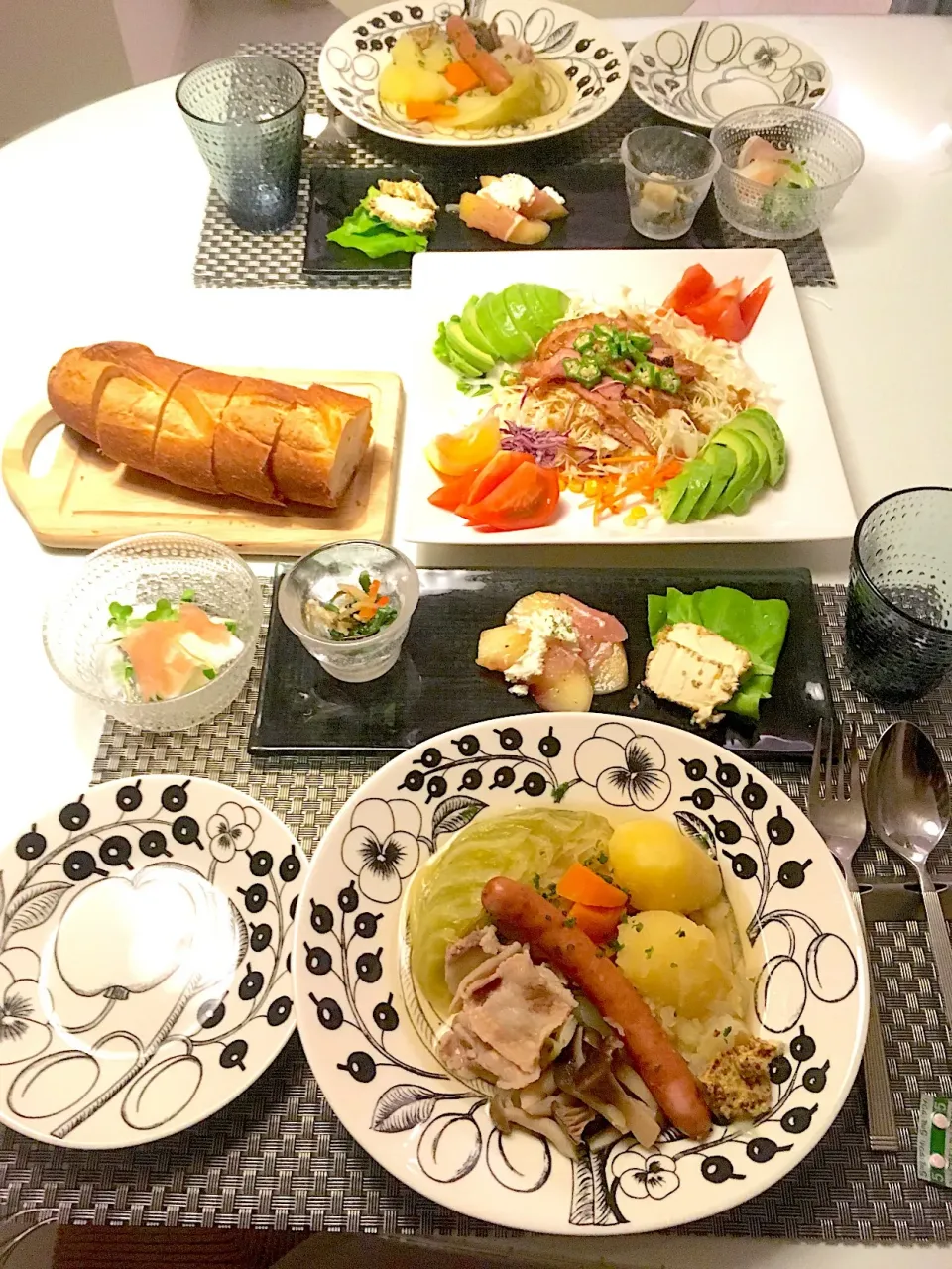 Snapdishの料理写真:おうちごはん
 #おうちごはん  #ポトフ  #パストラミ  #サラダ|Mamiko Nakayamaさん