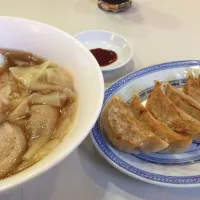 ワンタン麺と焼き餃子|ひろゆきさん