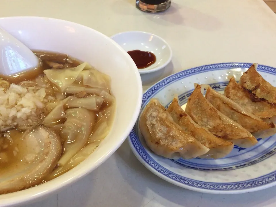 ワンタン麺と焼き餃子|ひろゆきさん