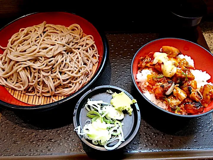 ミニチーズタッカルビ丼セットのもりそば|しのぶさん