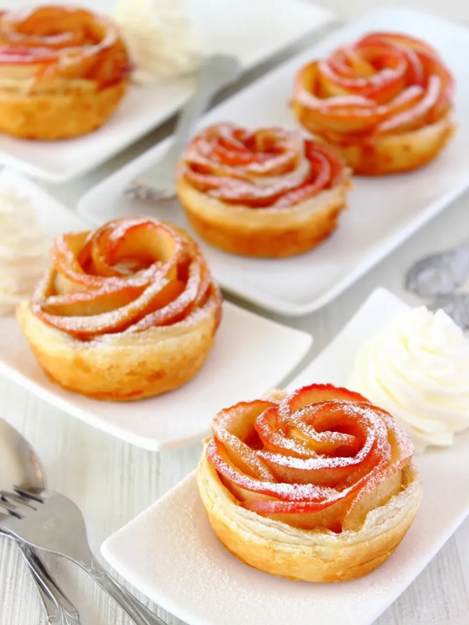 Apple cream cheese rose tarts|Sin Mさん