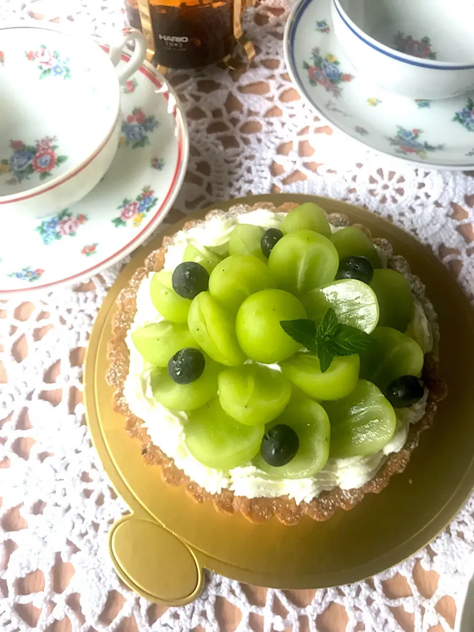 Snapdishの料理写真:お家カフェ☕️シャインマスカットの小さなタルト|とんちんさん