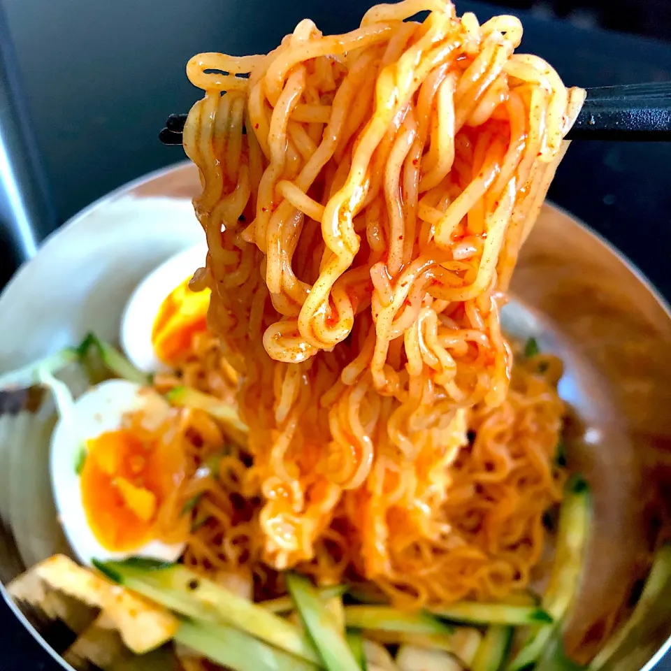 インスタントビビン麺🌶 麺がツヤツヤで美味しい✨|ヨッチャンさん