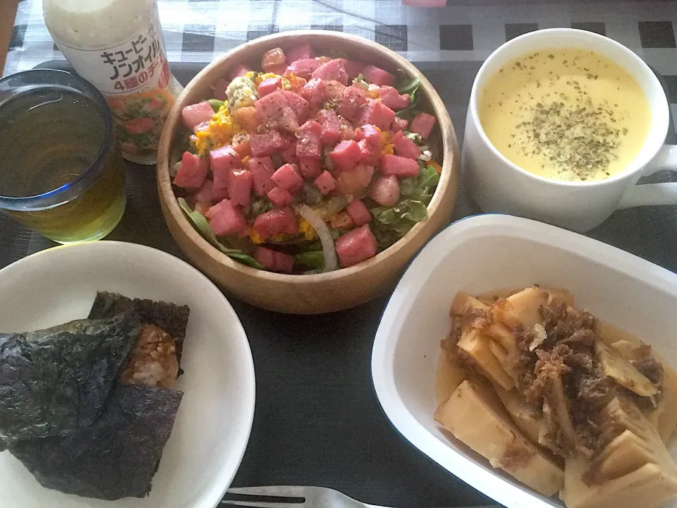 パワーサラダ🥗
筍の土佐煮
コーンスープ
焼きおにぎり🍙|yumyum😋さん