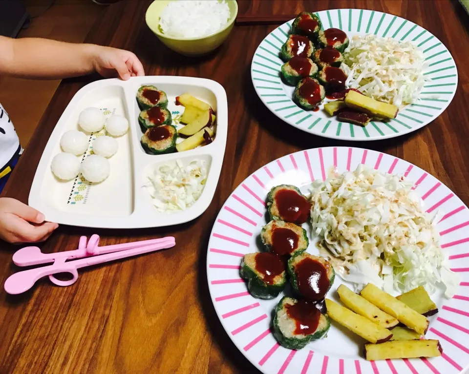 Snapdishの料理写真:旦那作ピーマンの肉詰め（´-`）♡|kayoko.wさん