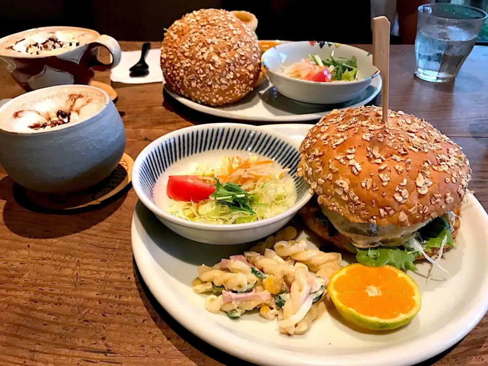 道後の町屋
湯之町バーガー(照り焼きソース)🍔
チョレートラテ|天さん