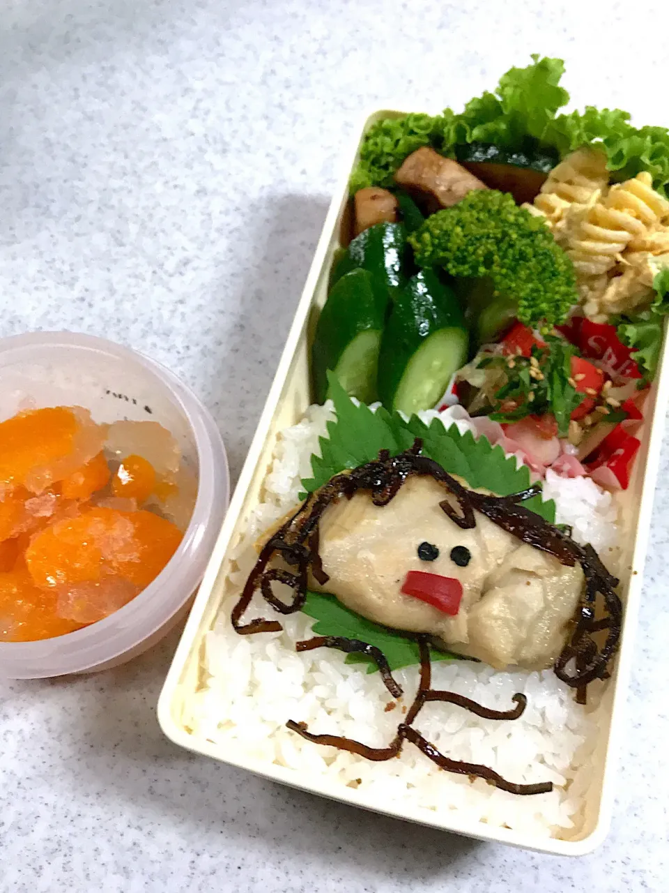 Snapdishの料理写真:お弁当〜〜🍱 社会人2年目の次女🍱|まんぞーさん