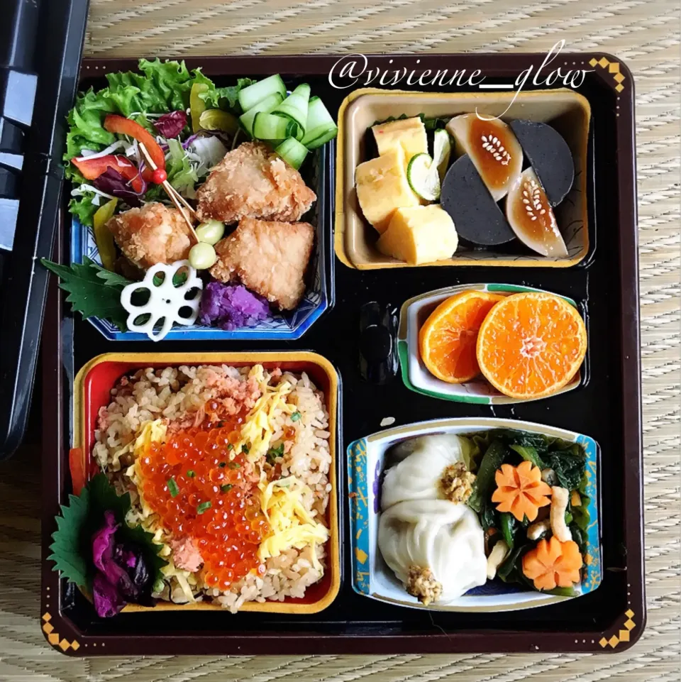 Snapdishの料理写真:鮭いくら飯弁当|vivienne_glowさん