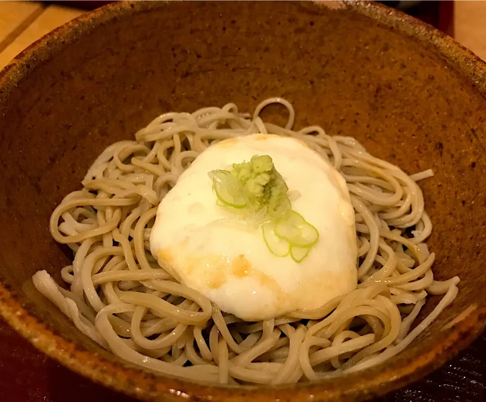 １日１蕎麦生活🍜今日のお蕎麦は芋ぶっかけ蕎麦どす😄山芋をすり下ろした強烈な塊が乗ってましたわw なかなか手強い一品でしたわ💦|にゃあ（芸名）さん