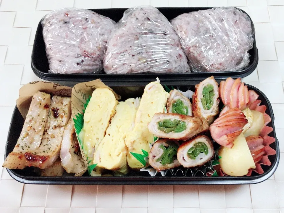 息子のお弁当 バジル豚のソテー ハムチーズ入り卵焼き ピーマンの肉巻き ジャーマンポテト 肉そぼろ入りおにぎり|keitakumamaさん