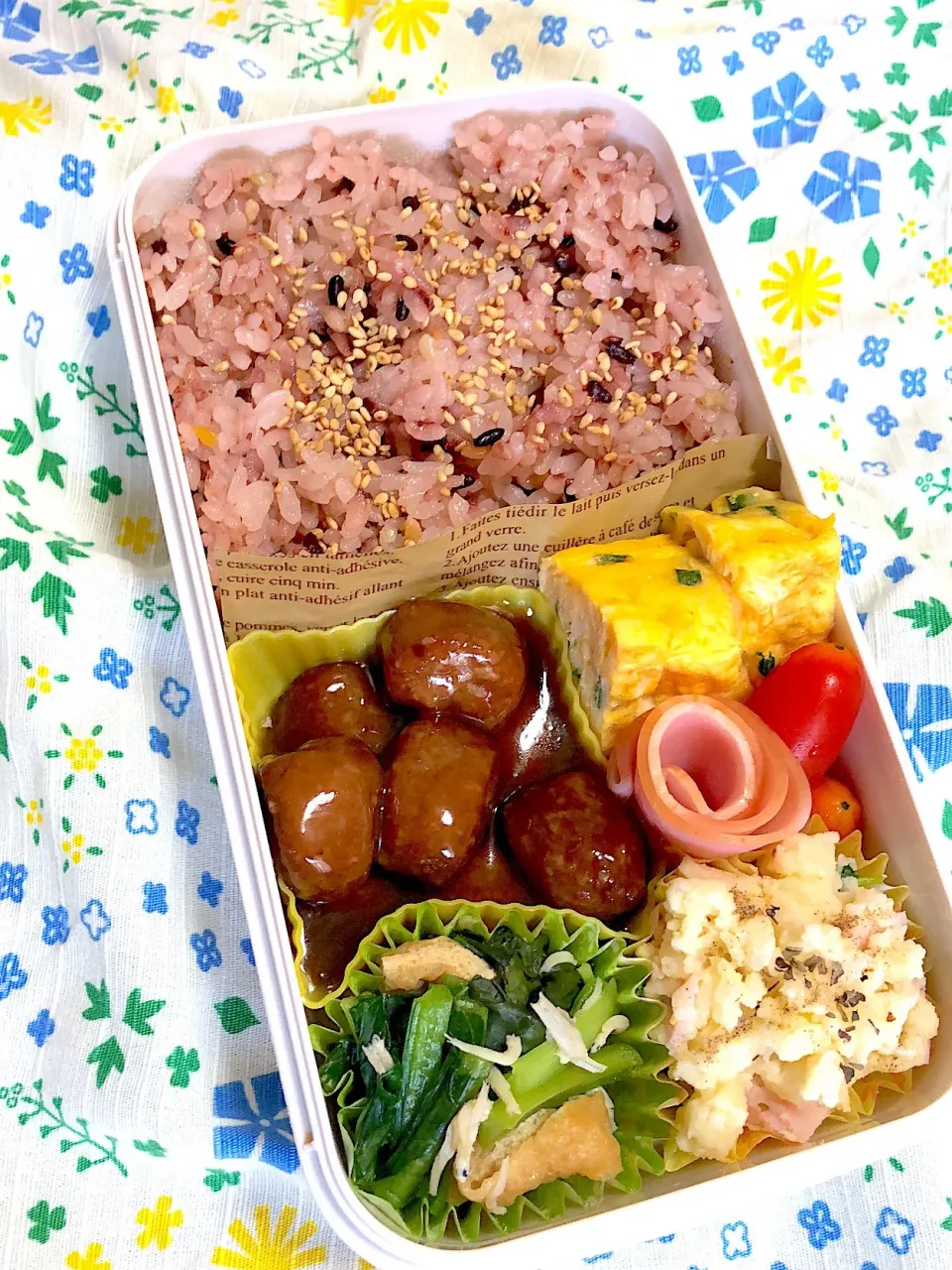 9.19☆旦那弁当
ミートボール
にらたま風卵焼き
ハム
小松菜の煮浸し
ポテトサラダ|のん∞さん