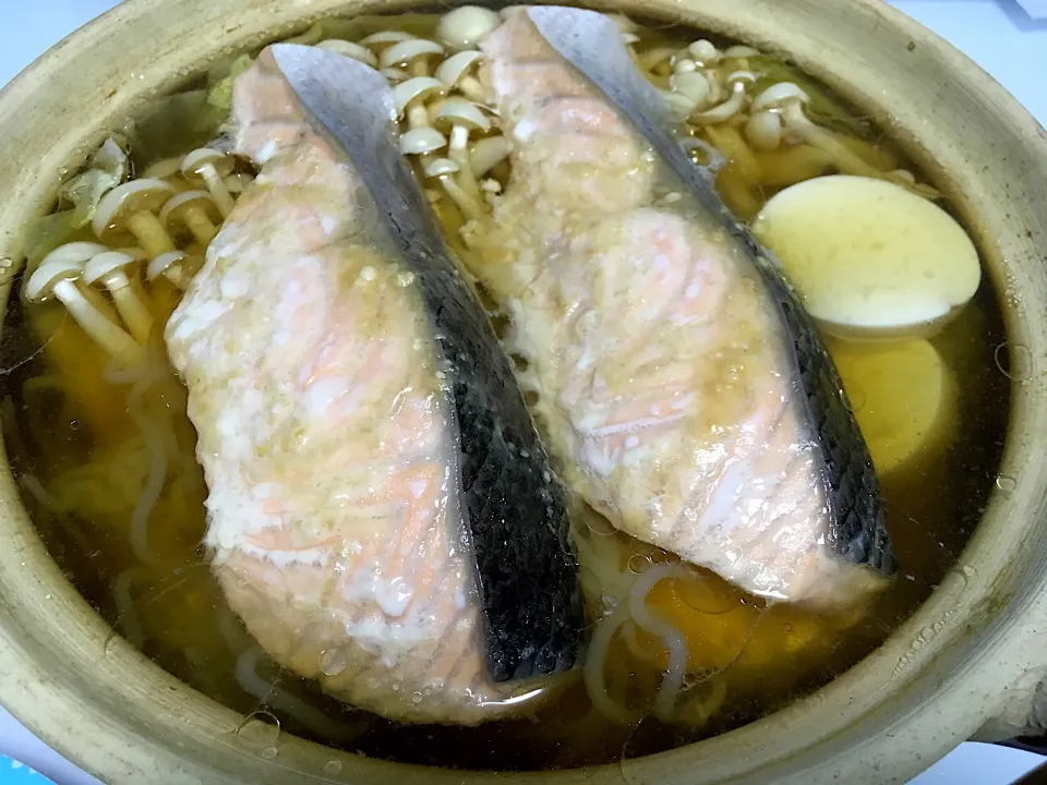 Salmon nabe pot|Ong Sor Fernさん