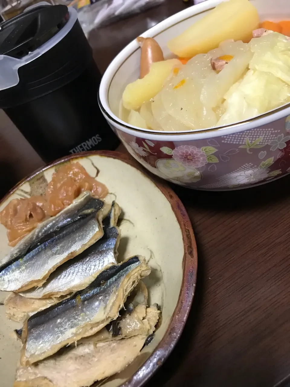 Snapdishの料理写真:9月19日晩ご飯。ポトフ、さんまの開きの梅煮、初挑戦のサーモスレンジでチンでご飯が炊けるお弁当箱😄ちゃんと炊けました🍙|あやさん