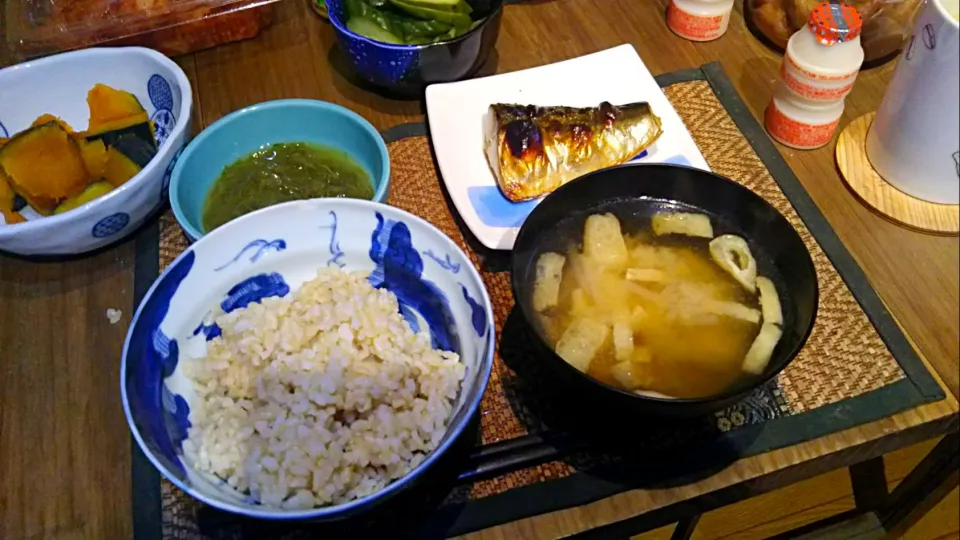 鯖の塩焼き＆めかぶ＆もやしの味噌汁|まぐろさん