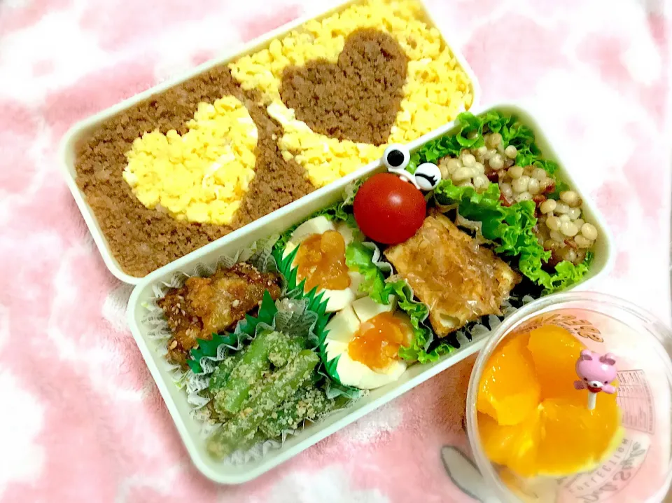 【2色♡ハート♡】弁当〜えのきベーコン・焼き厚揚げ・煮卵・とり皮揚げ甘辛・いんげんの胡麻和え・オレンジ〜
 #お弁当  #キャラ弁  #2色弁当|華恋さん