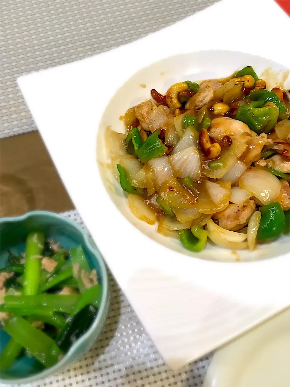 😊鶏肉とカシューナッツのオイスター炒め
😊小松菜とツナ和え|mayuさん